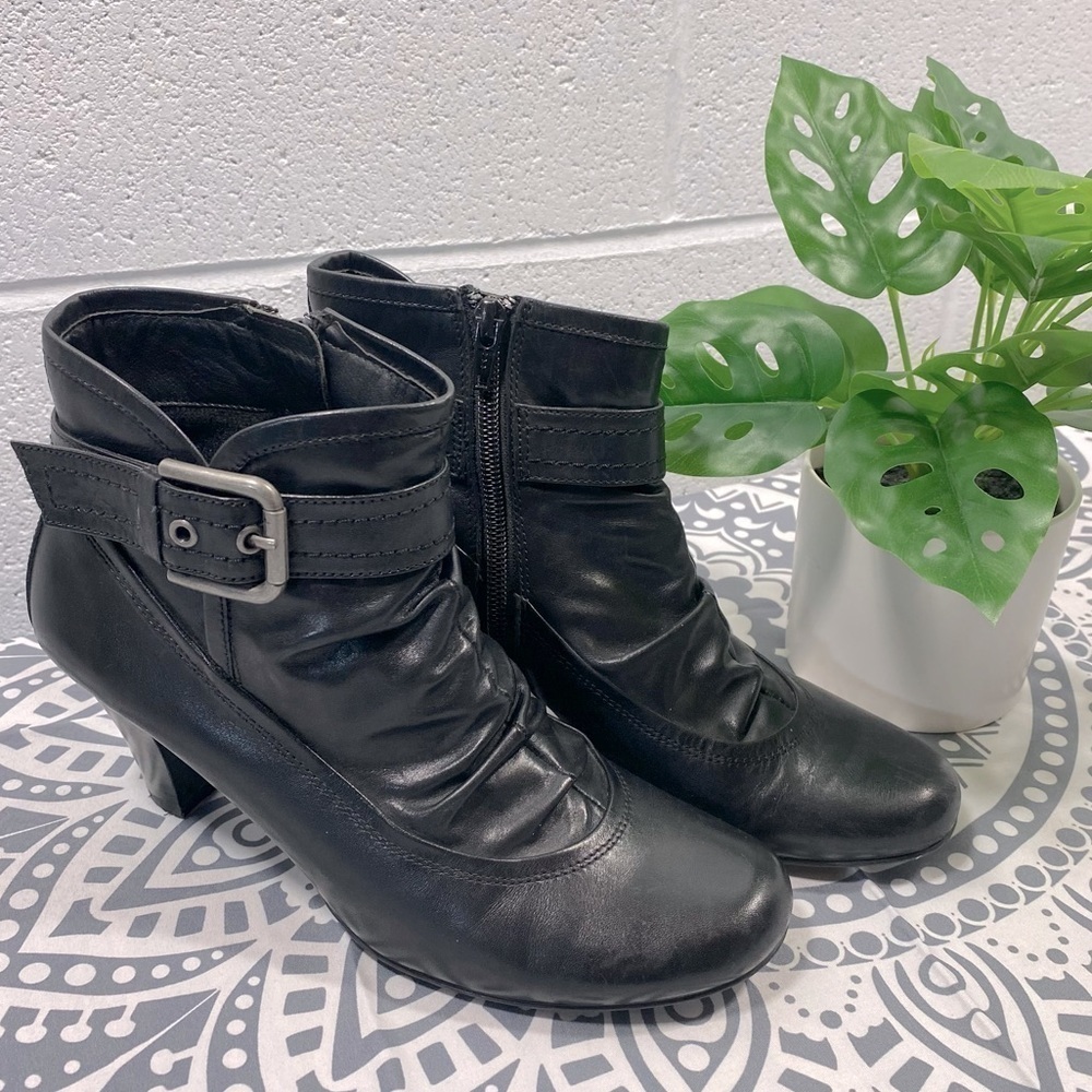 K studio heeled short boots​​​​​​​​​​​​​​
